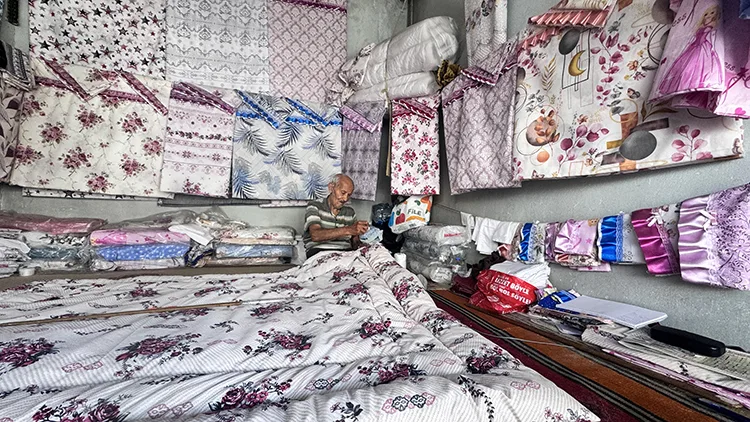 İğne ipliği 69 yıldır elinden düşmüyor