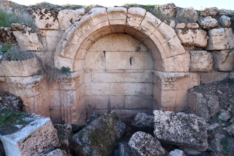 Şanlıurfa’da anıt mezar kalıntısı bulundu