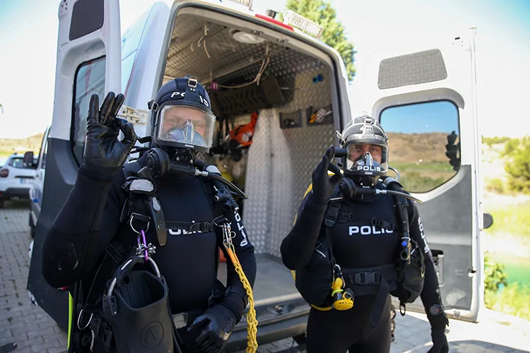 Adıyaman’da su altı polisleri zorlu sularda daima göreve hazır