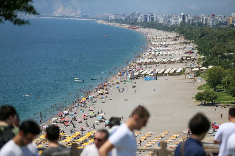 Antalya’da yüksek nem ve sıcak bunalttı