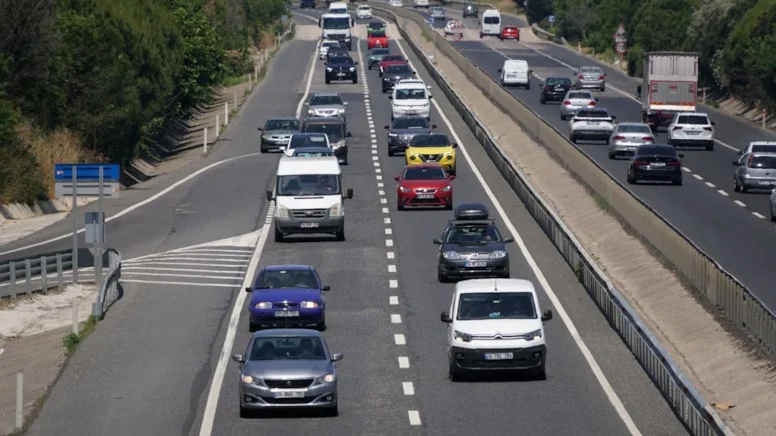 Sürücülere uyarılara uyma uyarısı!.. Yollarda çalışma var