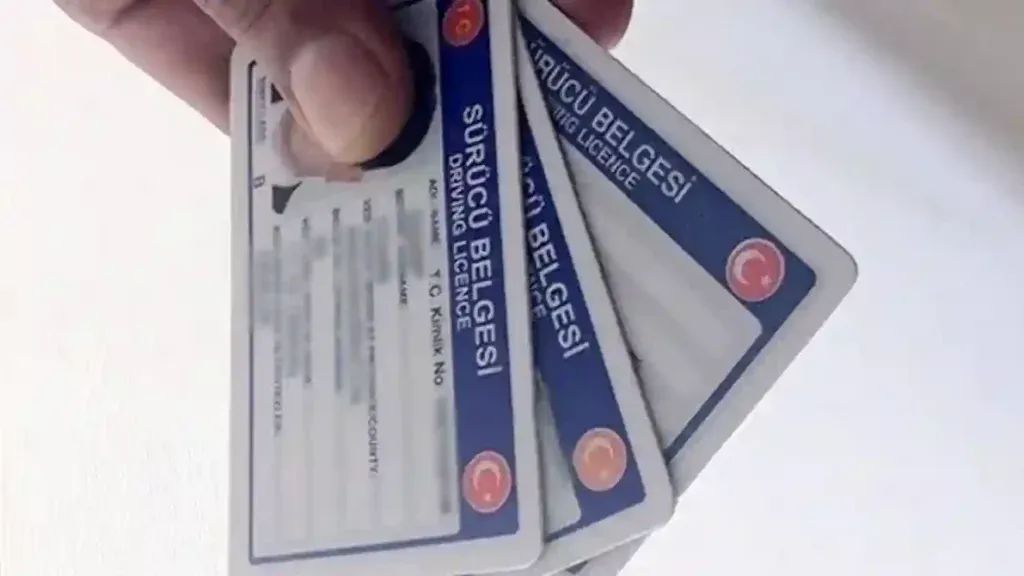 Bakan Yerlikaya duyurdu: Ehliyet yenileme süresi uzatıldı