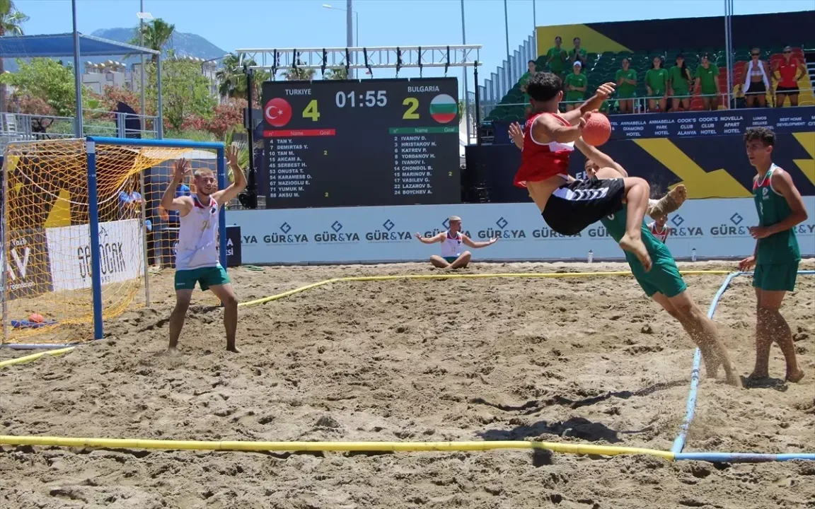 Alanya’da 17 Yaş Altı Hentbol Şampiyonası