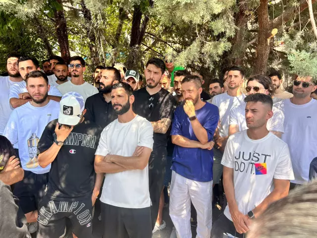 Sahada izlemekten büyük zevk aldığımız, “sözde yaşlı” futbolculara büyük darbe!..