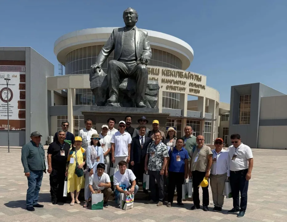 “Sırlı Boyalar” Adlı 25. TÜRKSOY ressamlar ve heykeltıraşlar buluşması aktau’da başladı