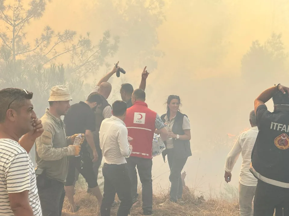 Osmaniye Kızılay Gönüllüleri Yangın Bölgesinde