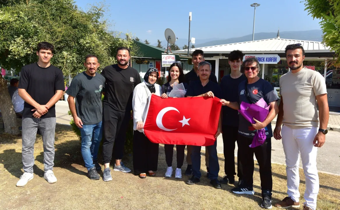 Kick Boksta Dünya İkincisi Aybüke Kılınç, Memleketi Osmaniye’de Coşkuyla Karşılandı