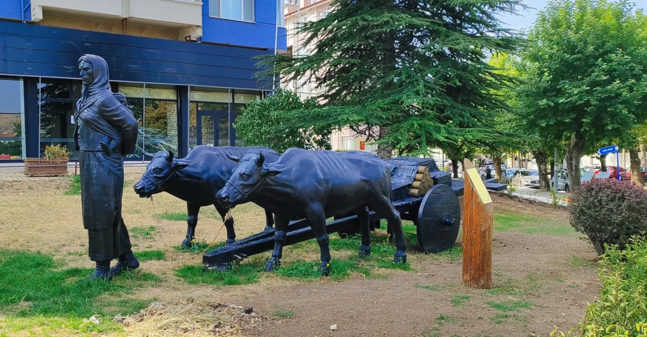 Ve Kağnı Kamyonu Yendi