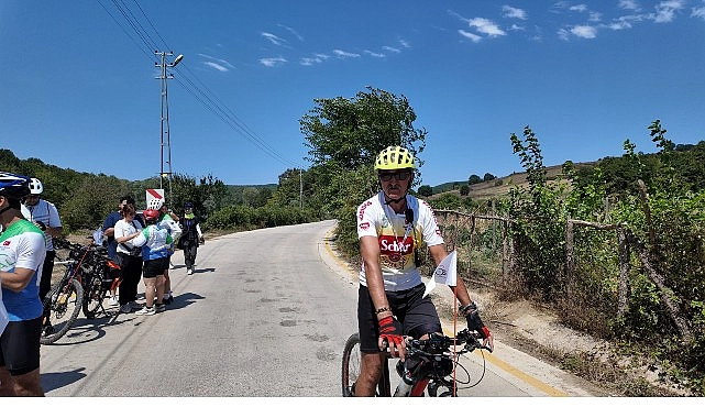 Tandem bisikletlerle umuda pedal çevirdiler