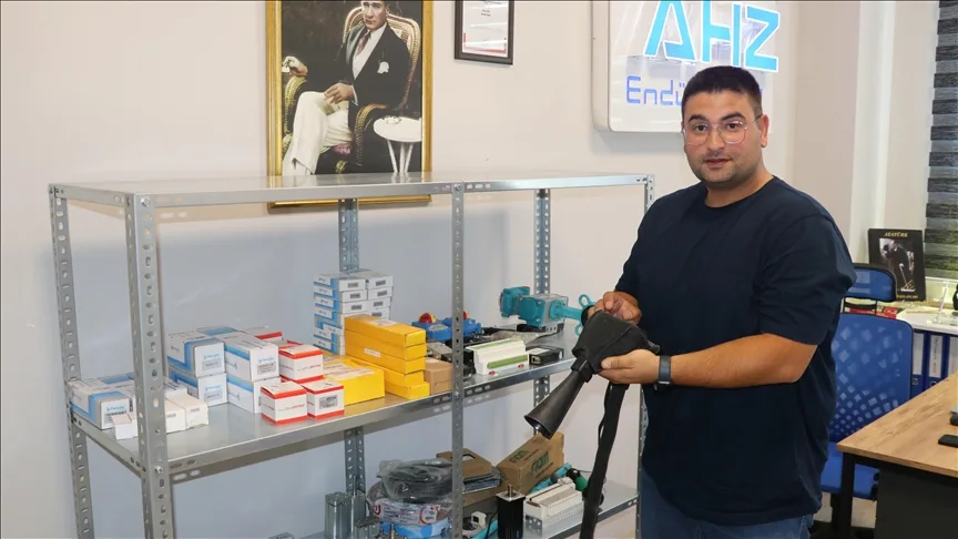 Genç girişimci porselen sektörüne yönelik makineleri Kütahya’da yerli imkanlarla imal ediyor