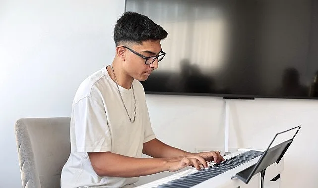 Genç yetenek Burak, hayaline Konak’ın kursuyla kavuştu