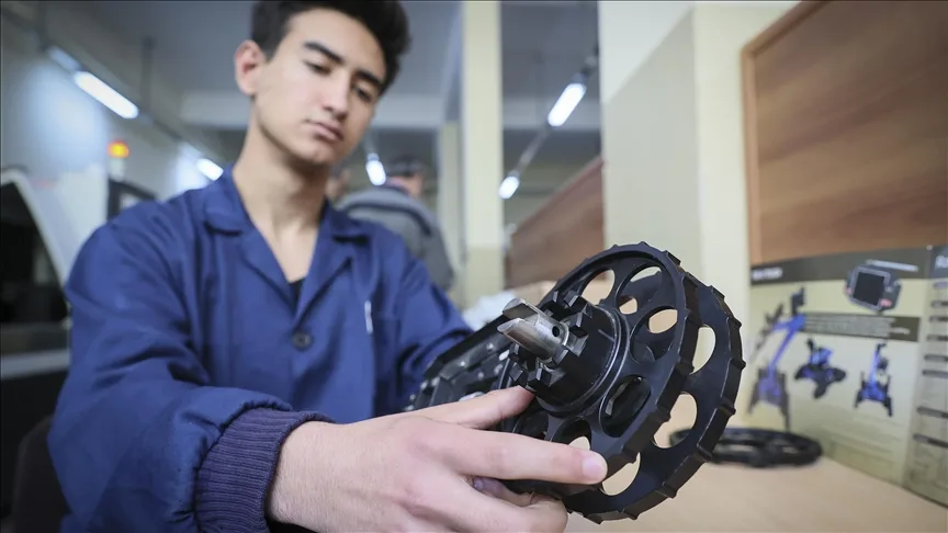 Özel mesleki ve teknik Anadolu liselerinde öğrencilere ödenen destek artırıldı