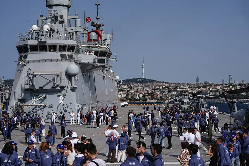 TCG Anadolu, Çanakkale’den İstanbul’a “Zafer Yolculuğu”nu tamamladı