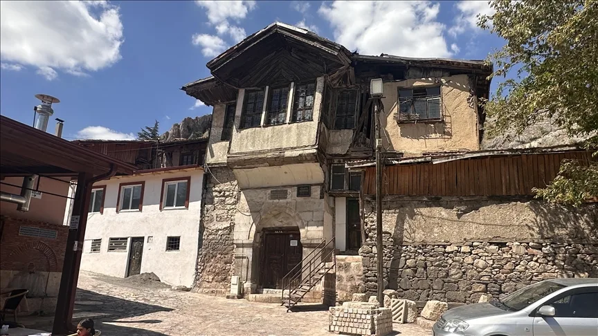 Tokat’ta 6 asırlık Hisariye Medresesi ev olarak kullanılıyor