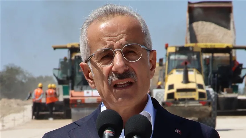 Bakan Uraloğlu, afet konutlarına erişimi sağlayacak yolların büyük bölümünün tamamlandığını bildirdi