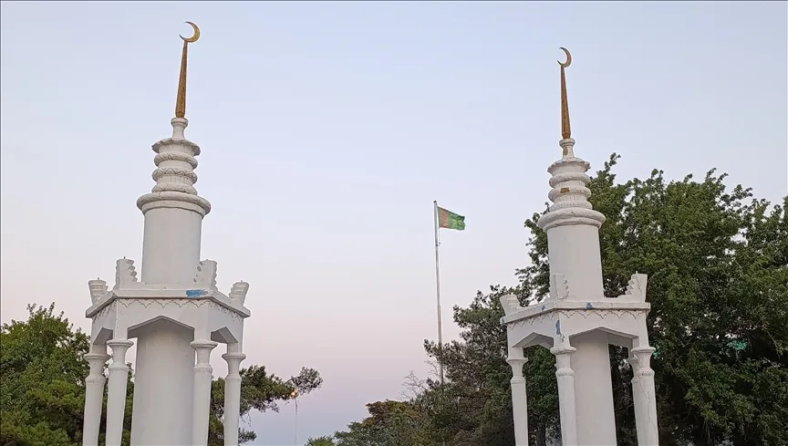 İsmini Türkmenistan’ın ilk cumhurbaşkanından alan şehir: Türkmenbaşı