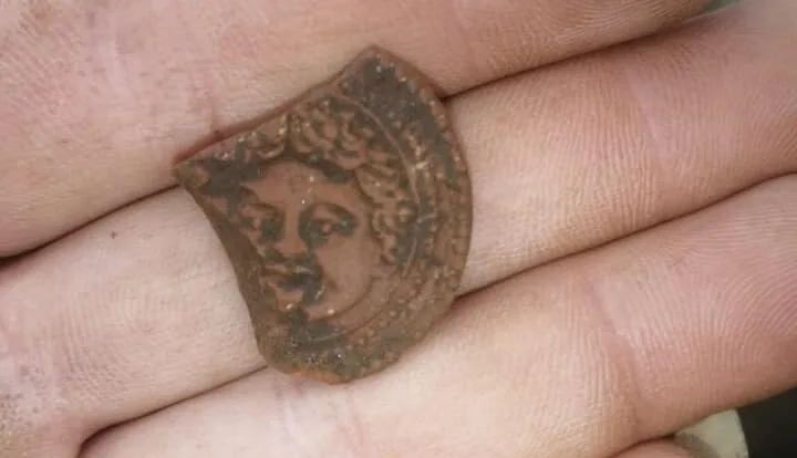 Medusa’nın Yüzü, Gorgon’un Gücü: Karaçay-Çerkesya’da Bulunan Antik Tılsımlar