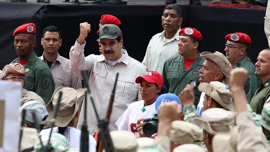 Venezuela’da yüzlerce kişi, Maduro’nun çağrısıyla Ulusal Bolivarcı Milis Gücü’ne kayıt yaptırdı