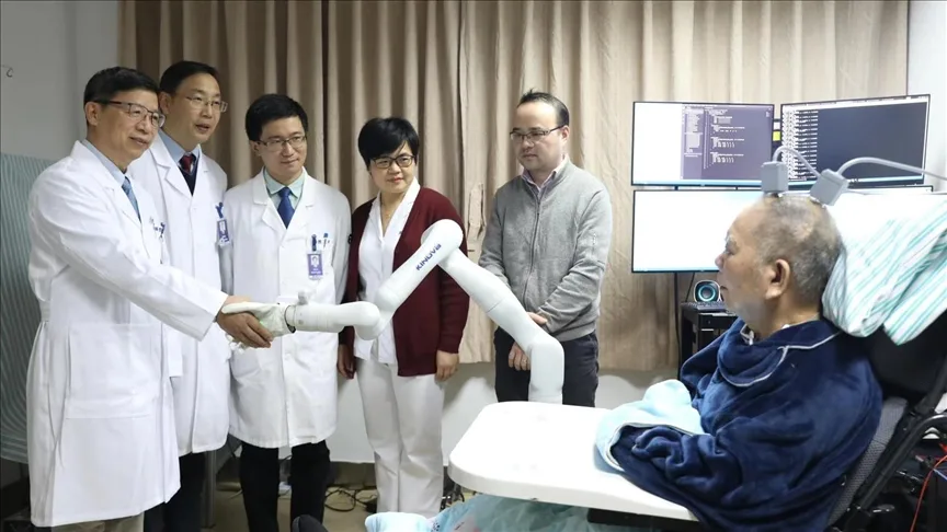 Çin’de sağlık alanına entegre teknolojik sistemlerle ameliyatlar gerçekleştiriliyor