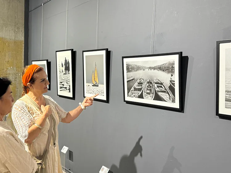 Fotoğraf sanatçısı İzzet Keribar’ın “Analogdan Dijitale” sergisi sanatseverlerle buluştu