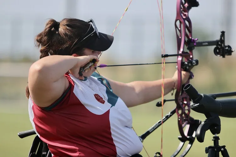 Paralimpik oyunları şampiyonu Öznur Cüre Girdi, yine “zirve” istiyor