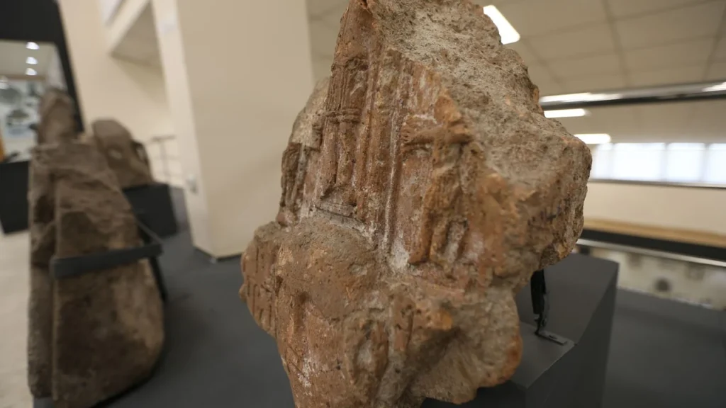 Ortaçağ Başyapıtı: Ani Harabelerinden 130 Yıl Sonra Ortaya Çıkarılan Nadir İsa Mesih Kabartması