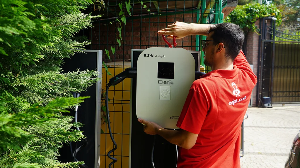 Hatalı Kurulan Elektrikli Araç Şarj İstasyonları, Yapı Güvenliğini Tehdit Ediyor