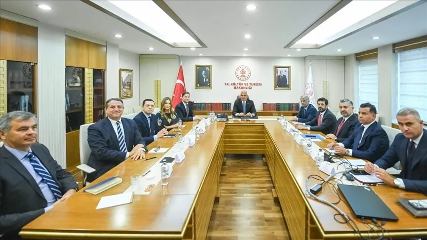 Bakan Ersoy, Spotify Türkiye ofisinin 2026’da İstanbul’da açılacağını bildirdi