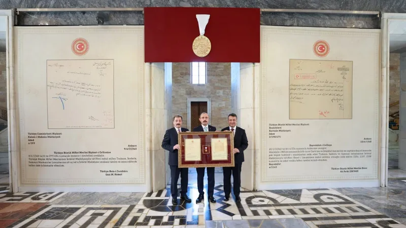 Samsun’a TBMM’den Tarihi İstiklal Madalyası ve Beratı