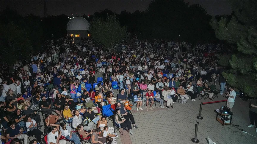 Başkent’te astronomi meraklıları meteor yağmurunu izlemek için rasathanede buluştu