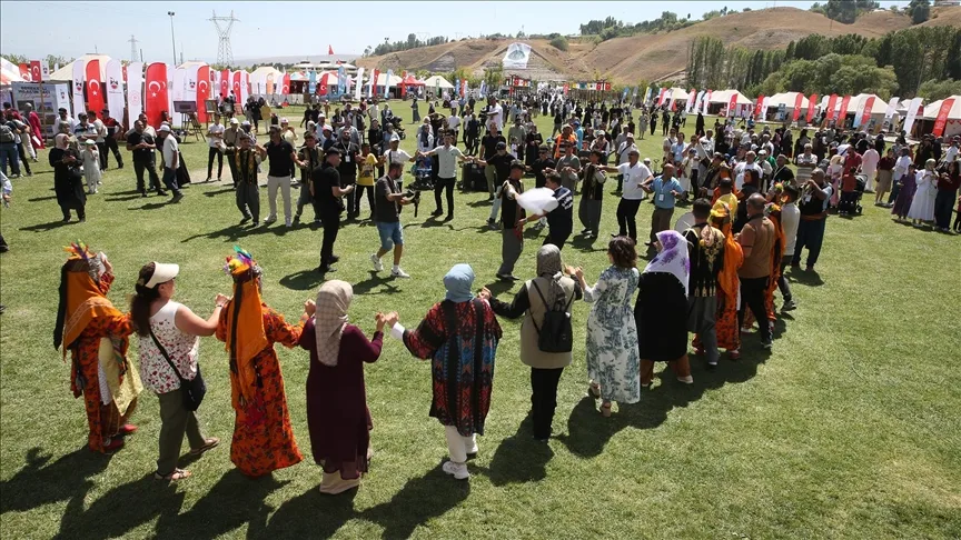 Ahlat’ta Malazgirt Zaferi’nin 954. yıl dönümü etkinlikleri devam ediyor