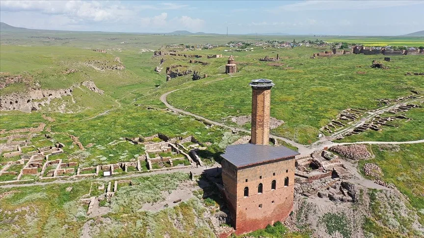 Anadolu’da yapılan ilk Türk camisi “Ebu’l Menuçehr” asırlardır geçmişin izlerini taşıyor