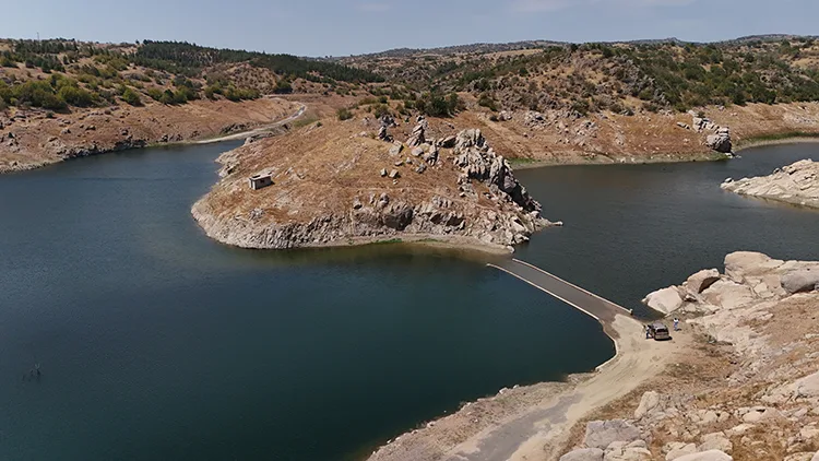 Kırklareli’nde baraj suyu çekilince Çağlayan Köprüsü ortaya çıktı