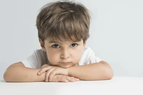 Çocuğunuz solaksa dikkat! Baskın eli değiştirmeye çalışmak nörogelişimsel risk taşıyor!