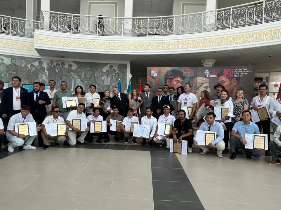 “Sırlı Boyalar” Uluslararası Heykeltıraşlar ve Ressamlar Sempozyumu Aktau’da başarıyla tamamlandı