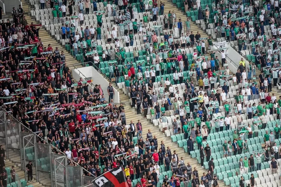 Orman Yangınlarına Destek Maçına 40 bin kişi destek verdi