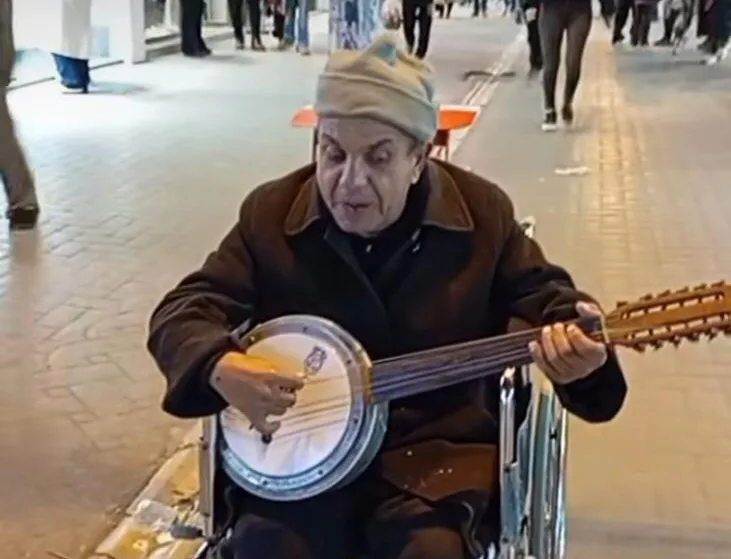 Samsunlu Cümbüş Üstadı ve Sokak Sanatçısı Hasan Yarar Hayatını Kaybetti