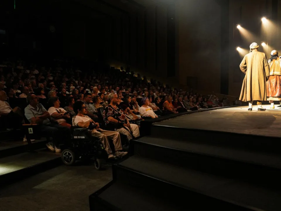 ETİMESGUT’TA SANATIN ENGELLERİ AŞTIĞI AKŞAM: YUNUS EMRE – BİR TASAVVUF MÜZİKALİ!