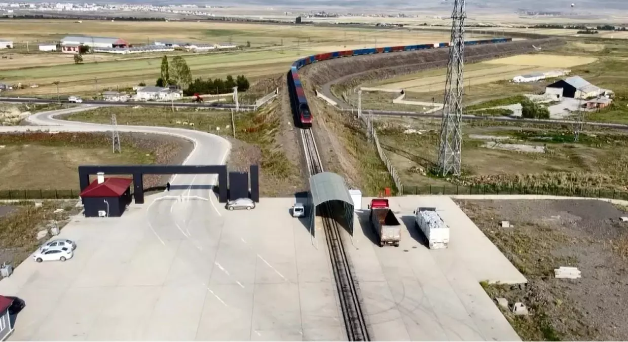 Kars Demiryolu ile Küresel Ticaret Artıyor