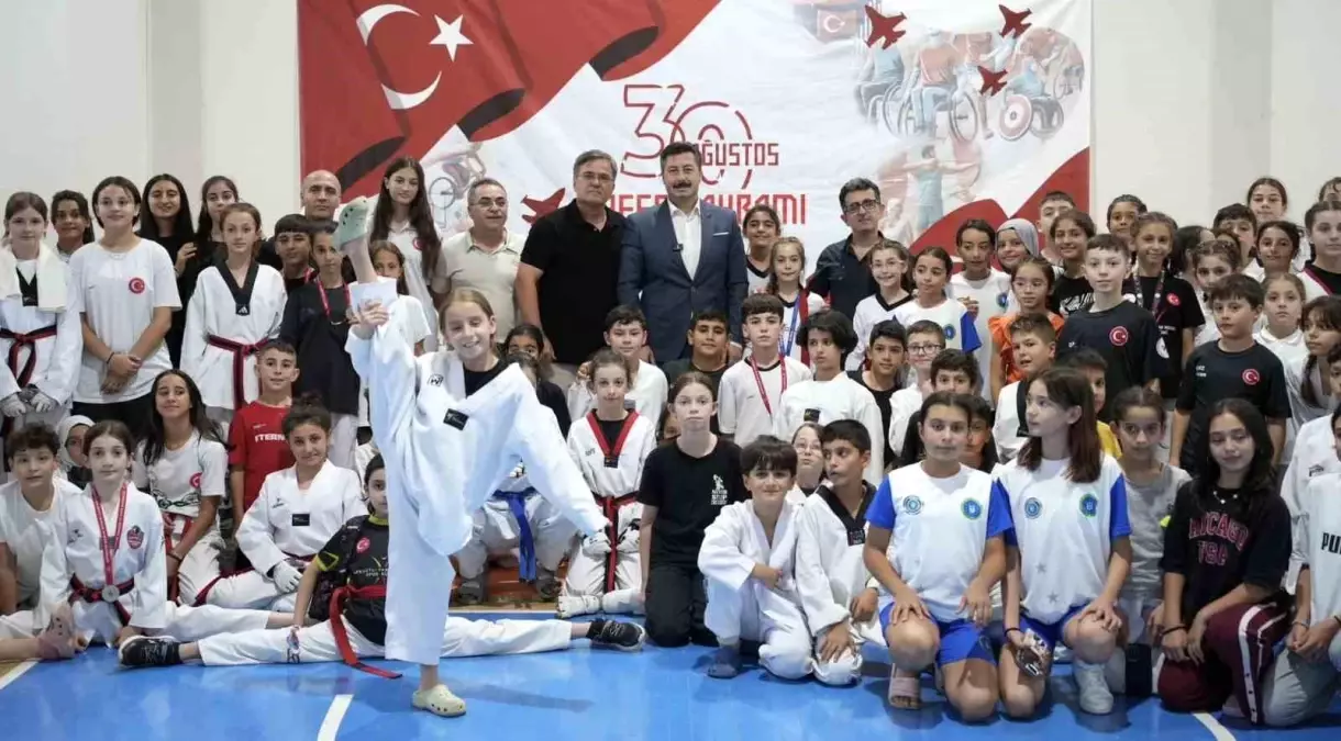 Yenişehir’de Minikler Taekwondo Şampiyonası