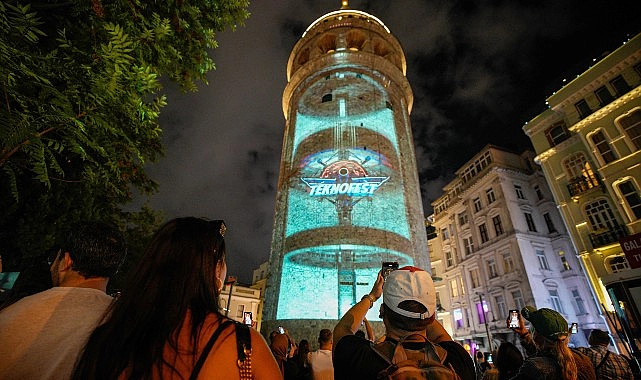 Galata Kulesi TEKNOFEST’in Işığıyla Parladı