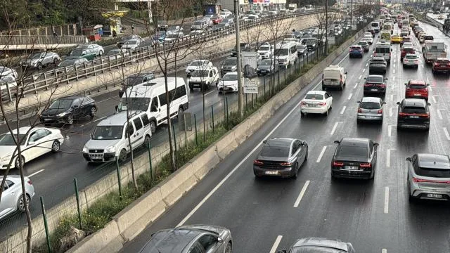 Trafiğe ağustosta 215 bin 130 aracın kaydı yapıldı