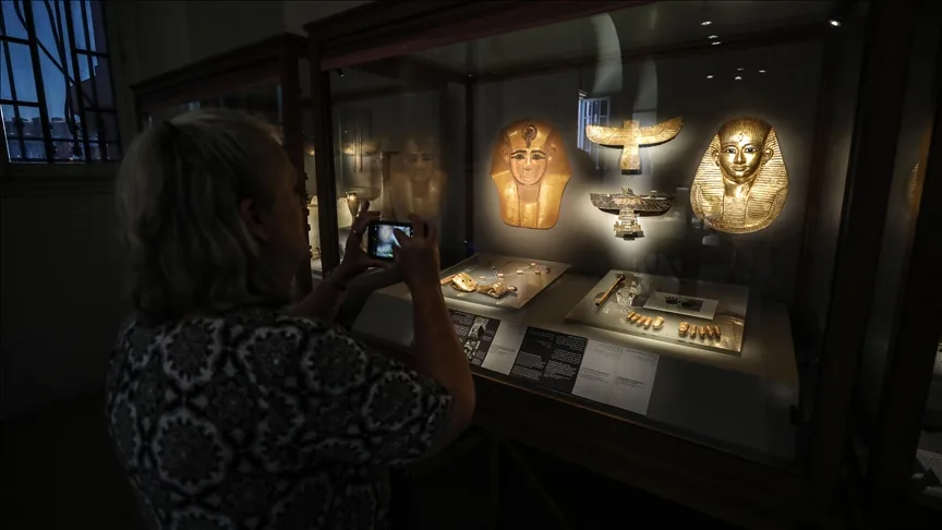 Mısır’da müzeden çalınan üç bin yıllık paha biçilmez altın bilezik eritilerek başka bir ürüne dönüştürülmüş