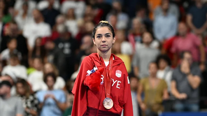 Milli para yüzücü Sevilay Öztürk, 2025 Dünya Şampiyonası’nda ikinci madalyasını kazandı