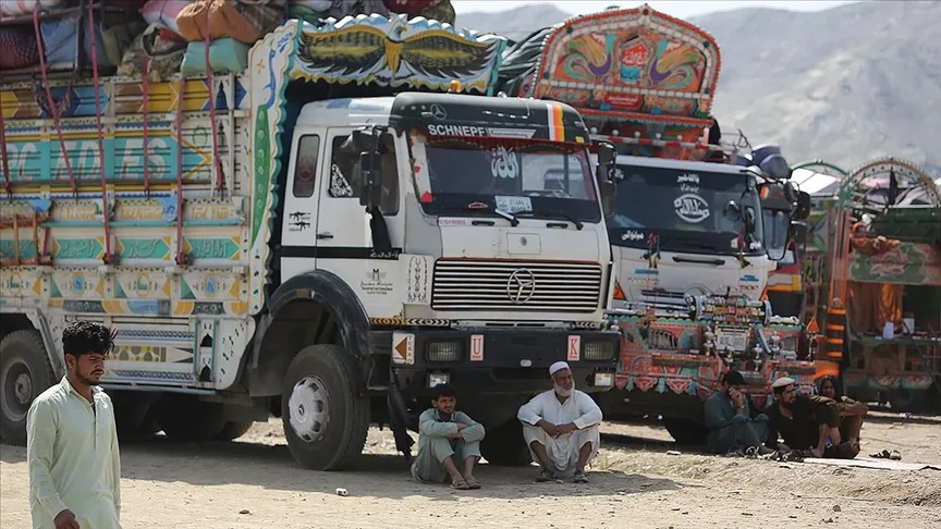 BM: Yılbaşından bu yana yaklaşık 2,6 milyon Afgan, komşu ülkelerden döndü