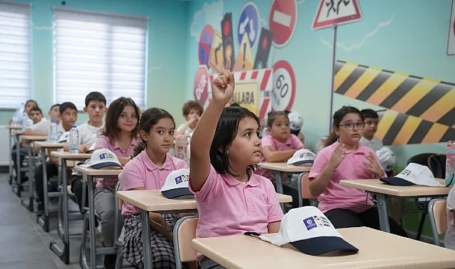 Geleceğin bilinçli sürücü ve yayaları yetiştiriliyor