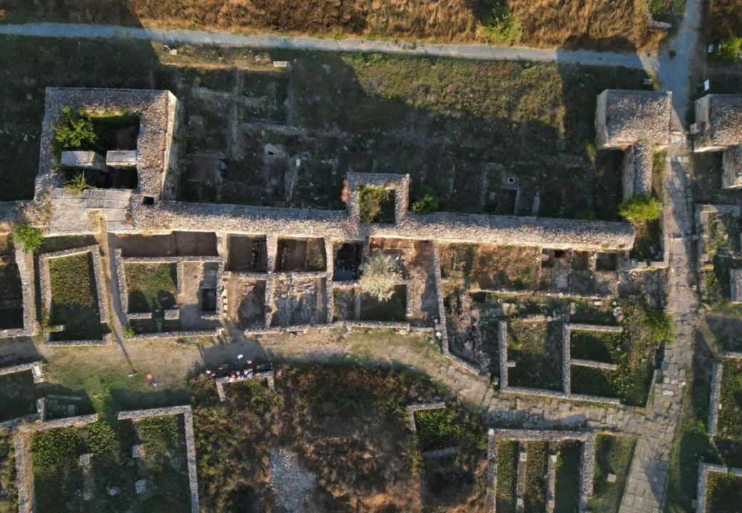 Arkeologlar Romanya’nın En Eski Şehrinde Gizli Roma Hazinesini Keşfettiler