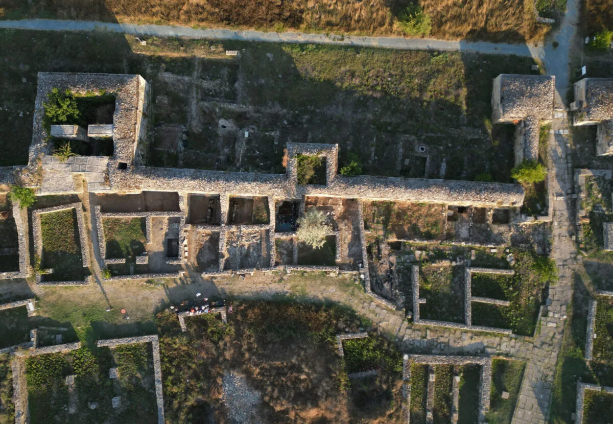 Arkeologlar Romanya’nın En Eski Şehrinde Gizli Roma Hazinesini Keşfettiler