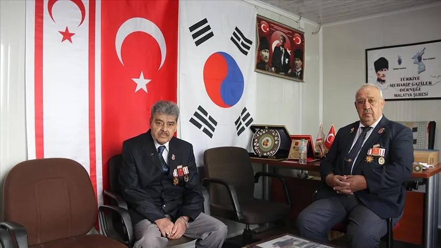 Malatyalı gazi, depremde enkaz altında kalan hatıra fotoğraflarına üzülüyor