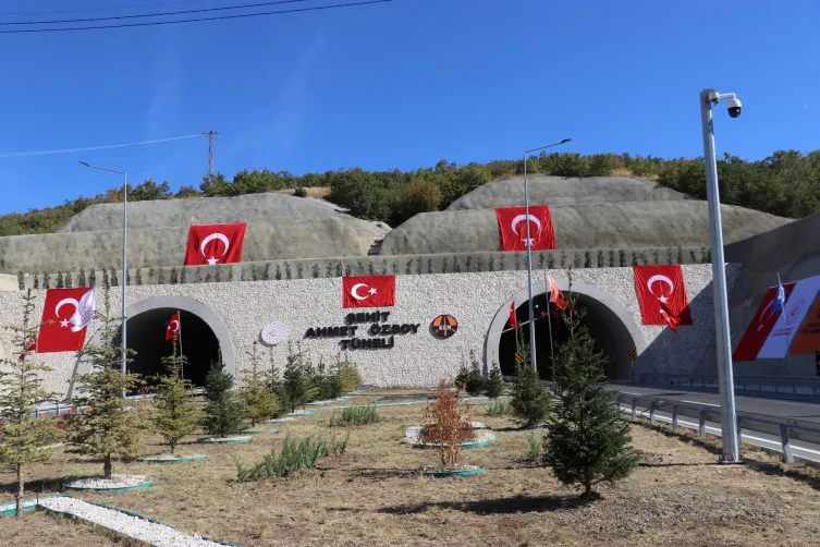 Bakan Uraloğlu: Türkiye’nin dört bir yanını yüksek standartlı yollarla donattık